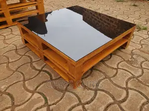 Pallet Shape Chair Set With Glass Table