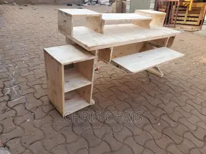 Pallet Art Studio or Production Work Table