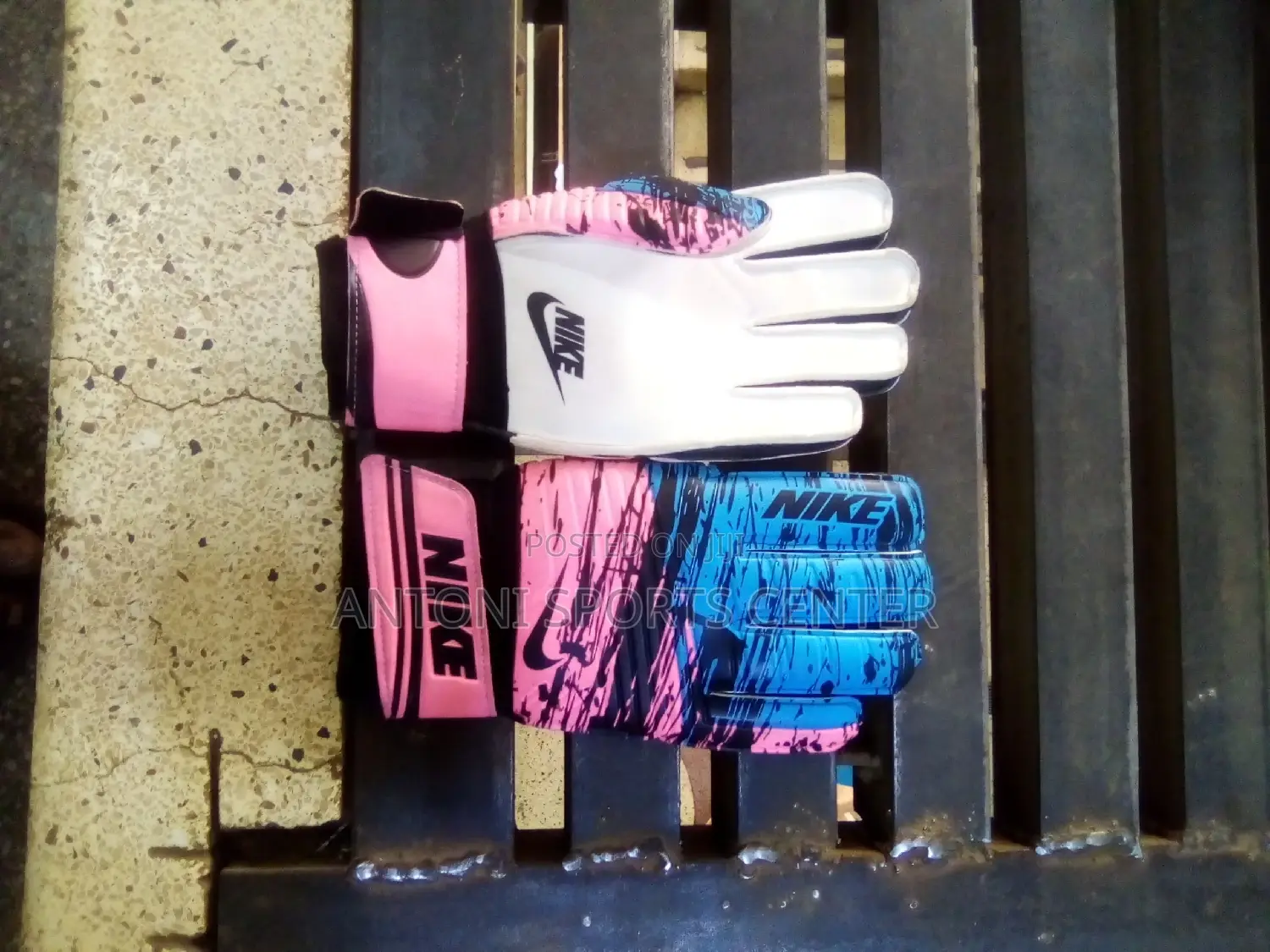 Goal Cheaper Gloves