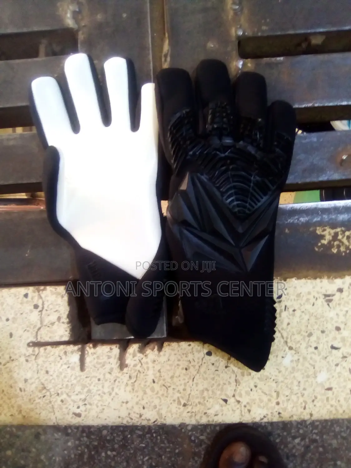 Goal Cheaper Gloves