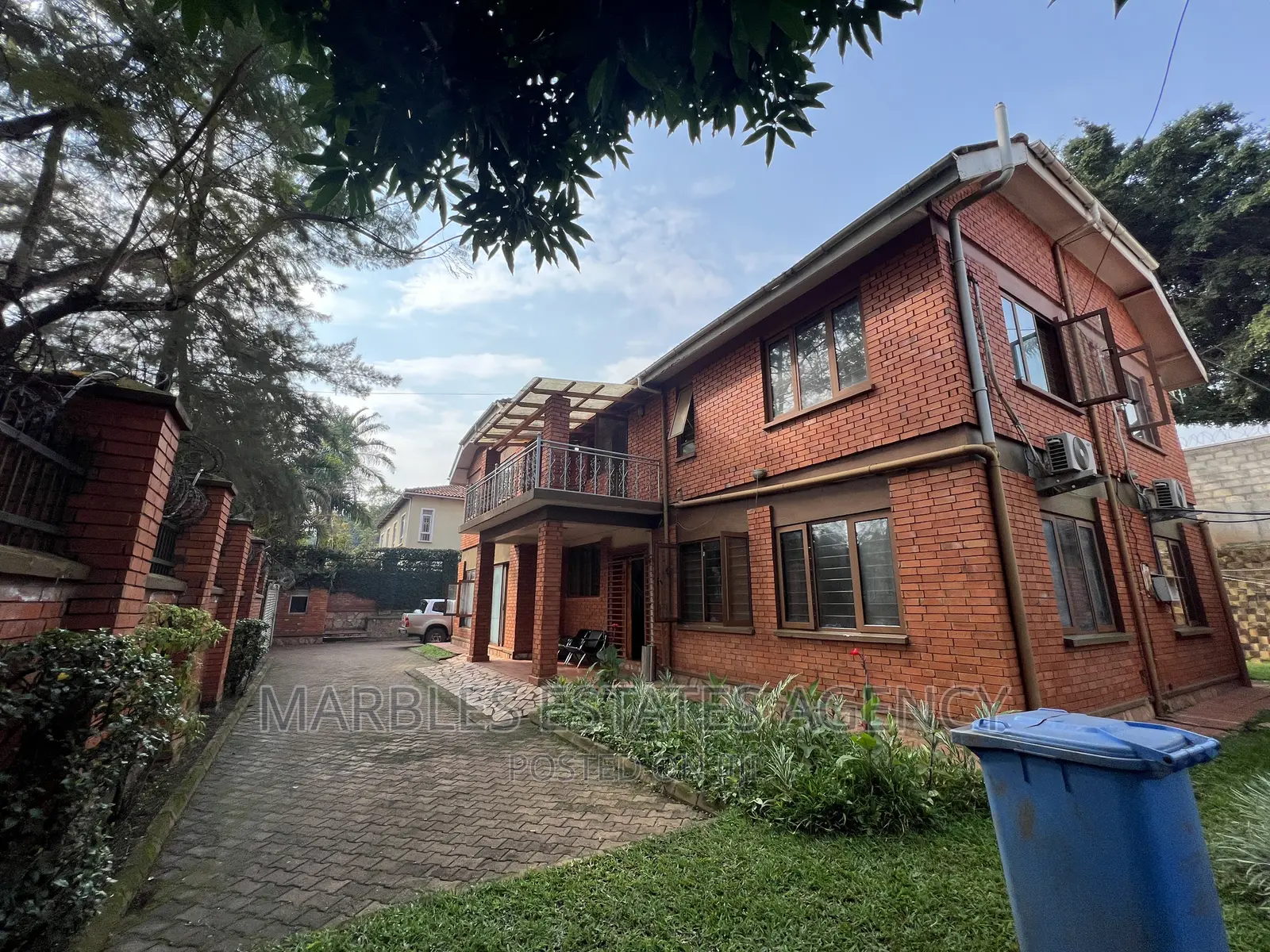 5bdrm Bungalow in Kololo, Central Division for rent