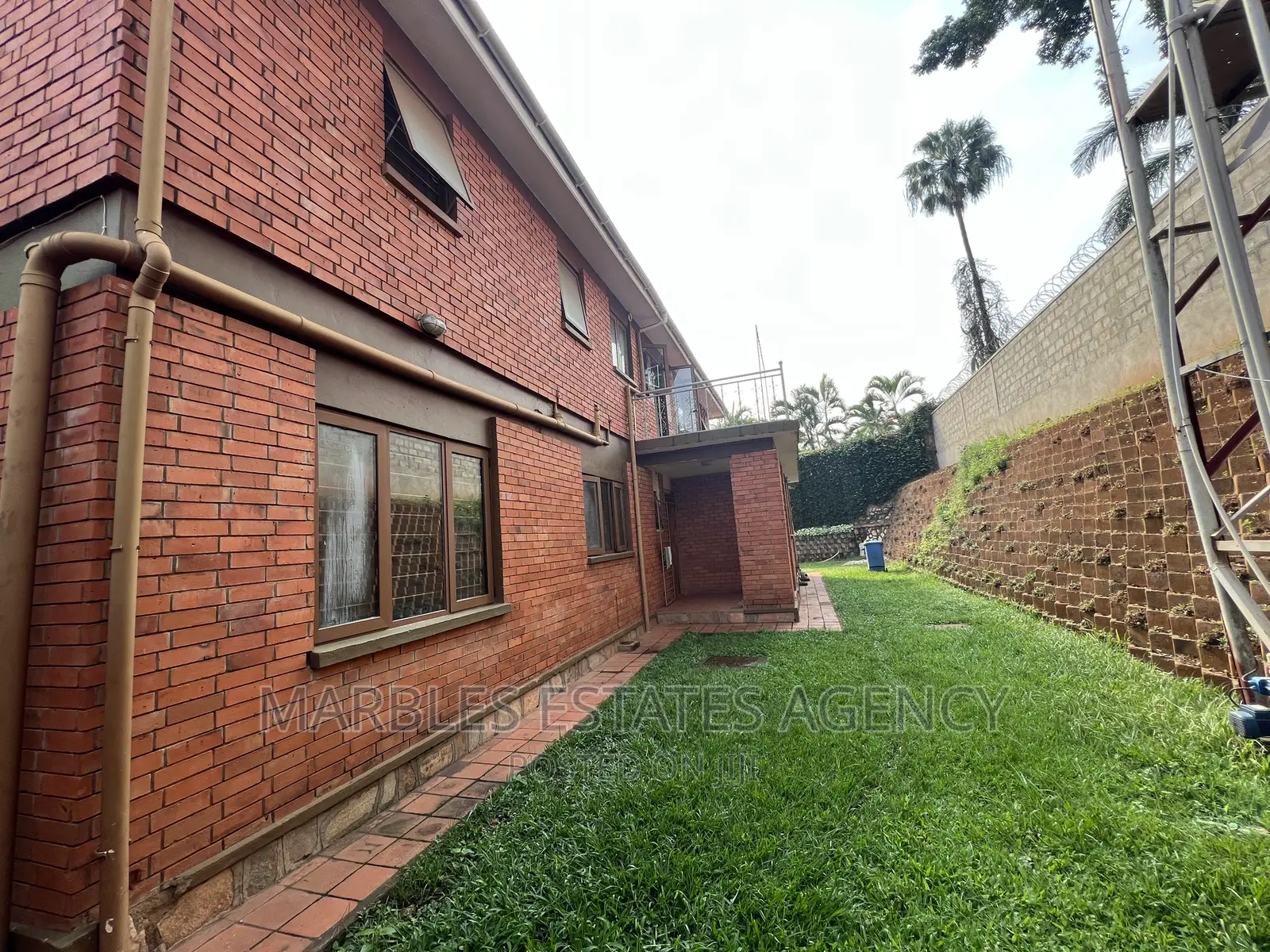 5bdrm Bungalow in Kololo, Central Division for rent