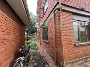 5bdrm Bungalow in Kololo, Central Division for rent