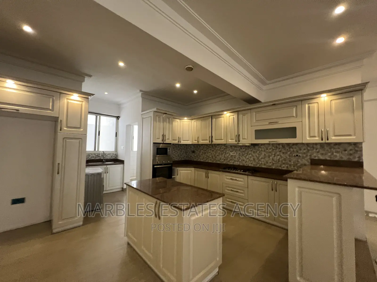 3bdrm Apartment in Kololo, Central Division for rent