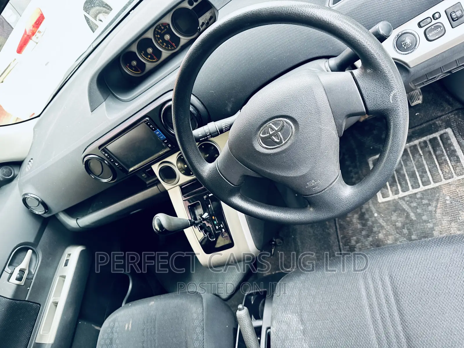 Toyota Corolla Rumion Hatchback 1.8 AWD 2009 Ivory