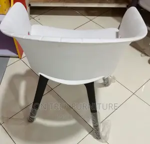 Executive Plastic Restaurant Chair