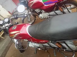 Bajaj Boxer 100 2022 Red