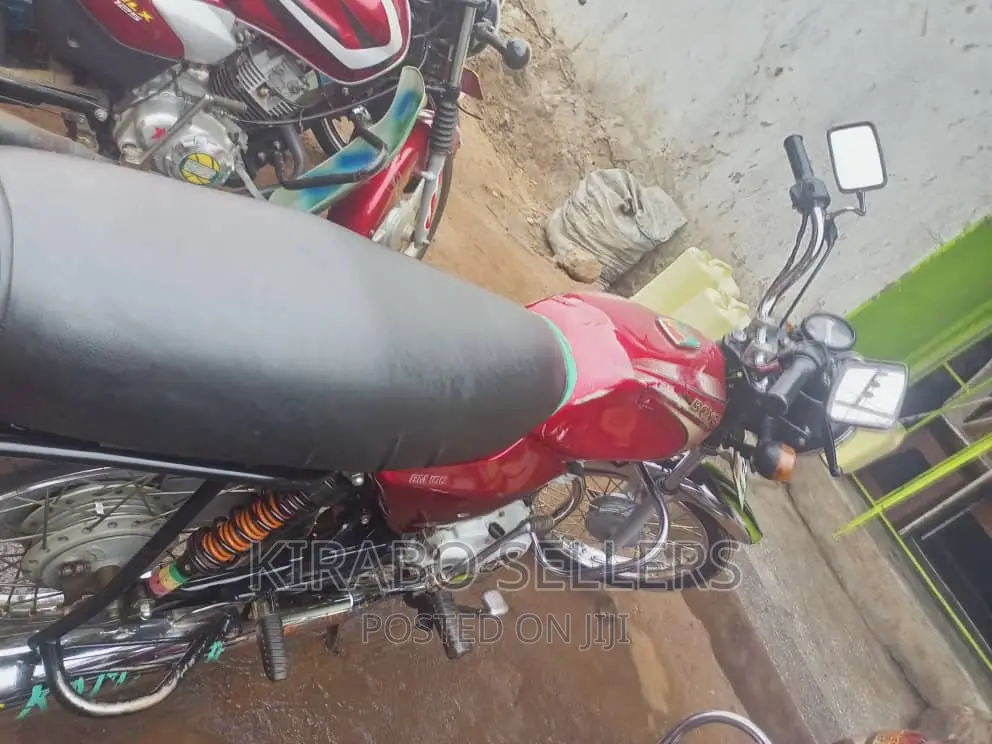 Bajaj Boxer 100 2020 Red