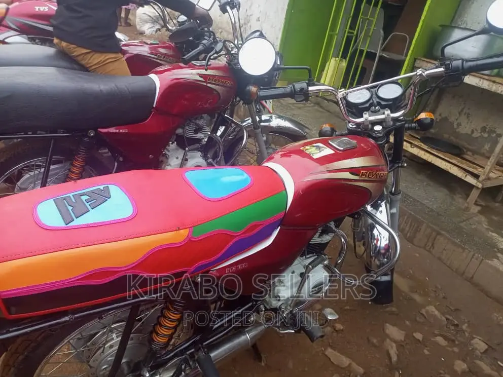 Bajaj Boxer 100 2023 Red