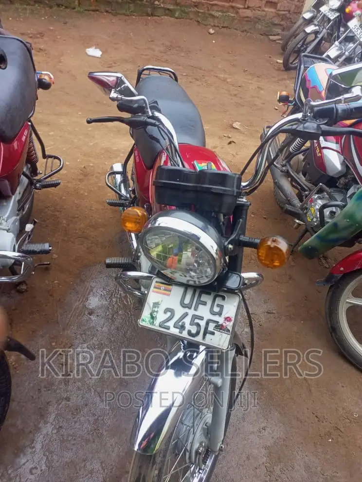 Bajaj Boxer 100 2023 Red