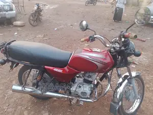 Bajaj Boxer 100 2022 Red