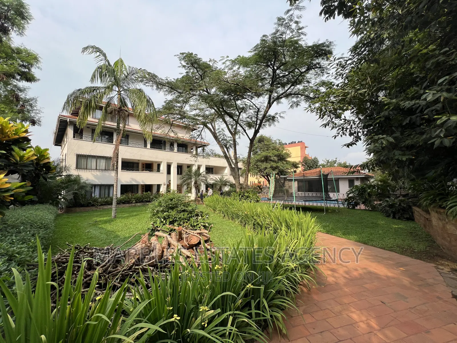 Furnished 3bdrm Apartment in Bugolobi, Central Division for rent