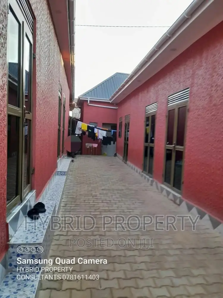 9bdrm Apartment In Kasubi~Kawaala Along, Rubaga For Sale
