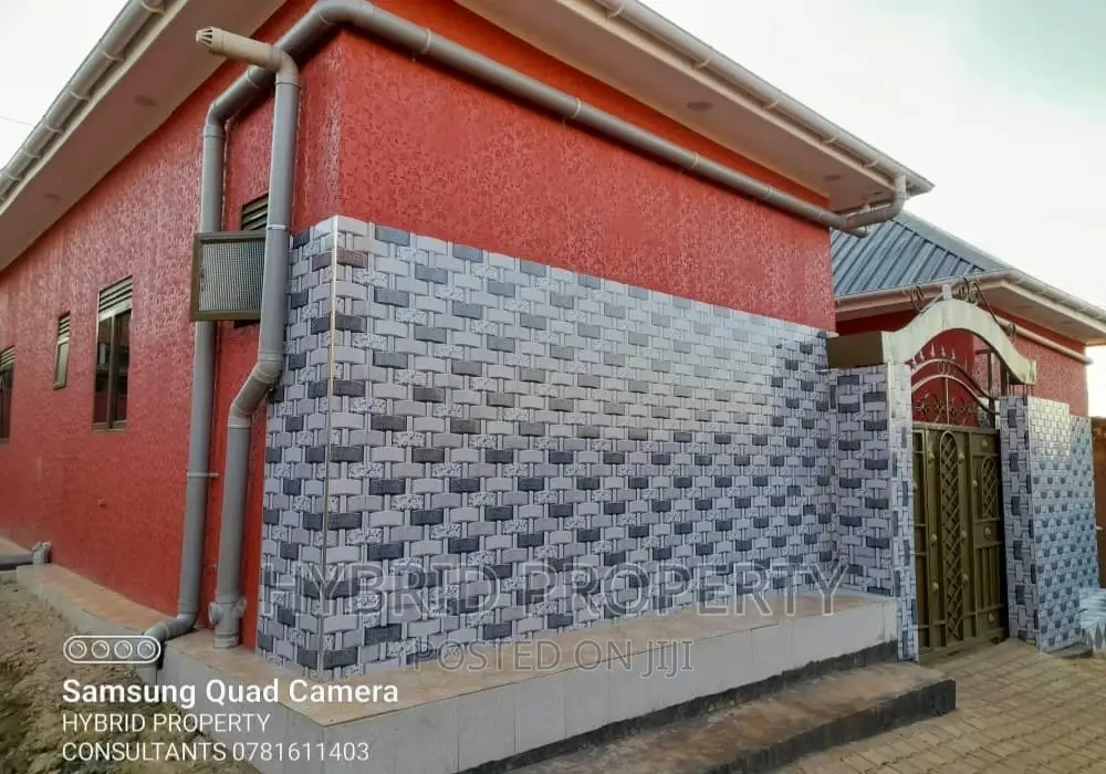 9bdrm Apartment In Kasubi~Kawaala Along, Rubaga For Sale