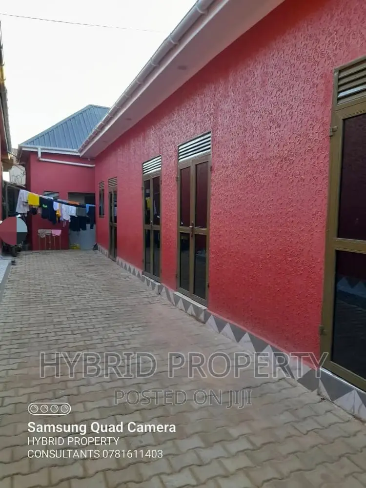9bdrm Apartment In Kasubi~Kawaala Along, Rubaga For Sale