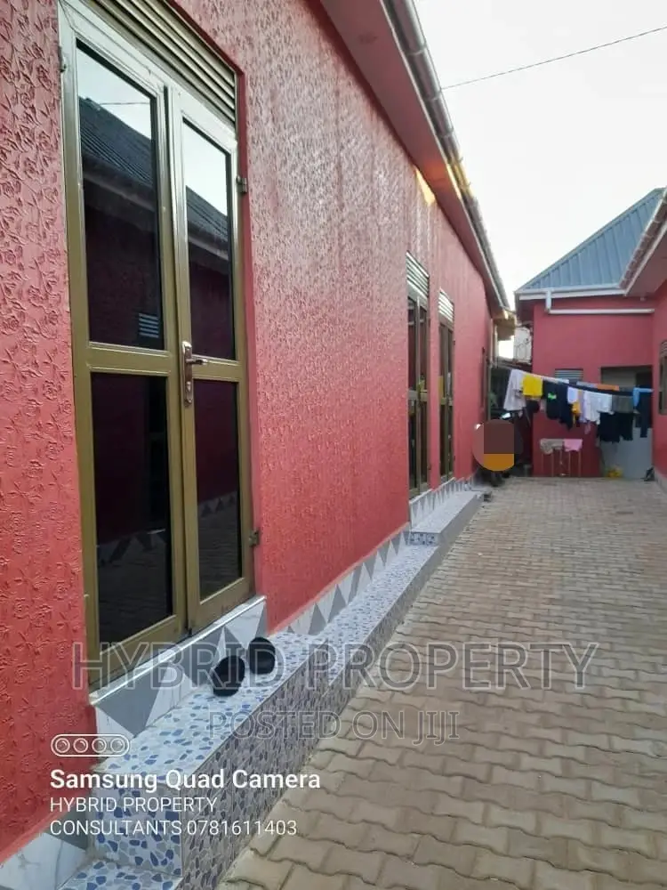 9bdrm Apartment In Kasubi~Kawaala Along, Rubaga For Sale