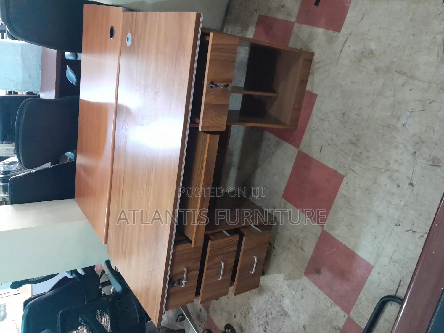 A Well Finished Malaysian Computer Desk (140)Cm