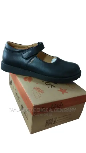 CRAB KIDS Fashion Girls Black School Shoes