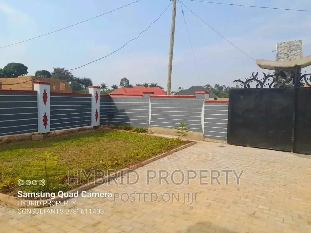 3bdrm House in Gayaza~Nkoowe for sale