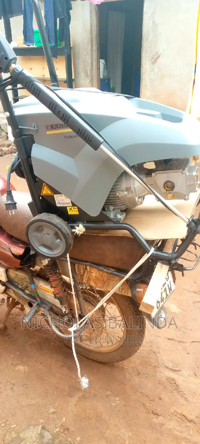 Hire Machine for Paver Cleaning, Roof Tiles Cleaning
