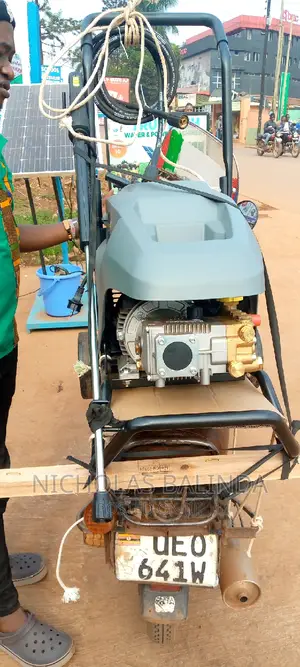 Hire Machine for Paver Cleaning, Roof Tiles Cleaning