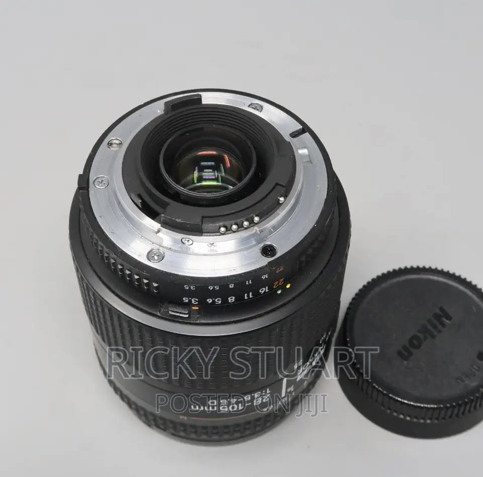 Nikon 28-105mm F/3.5-4.5d Autofocus Zoom Nikkor Lens