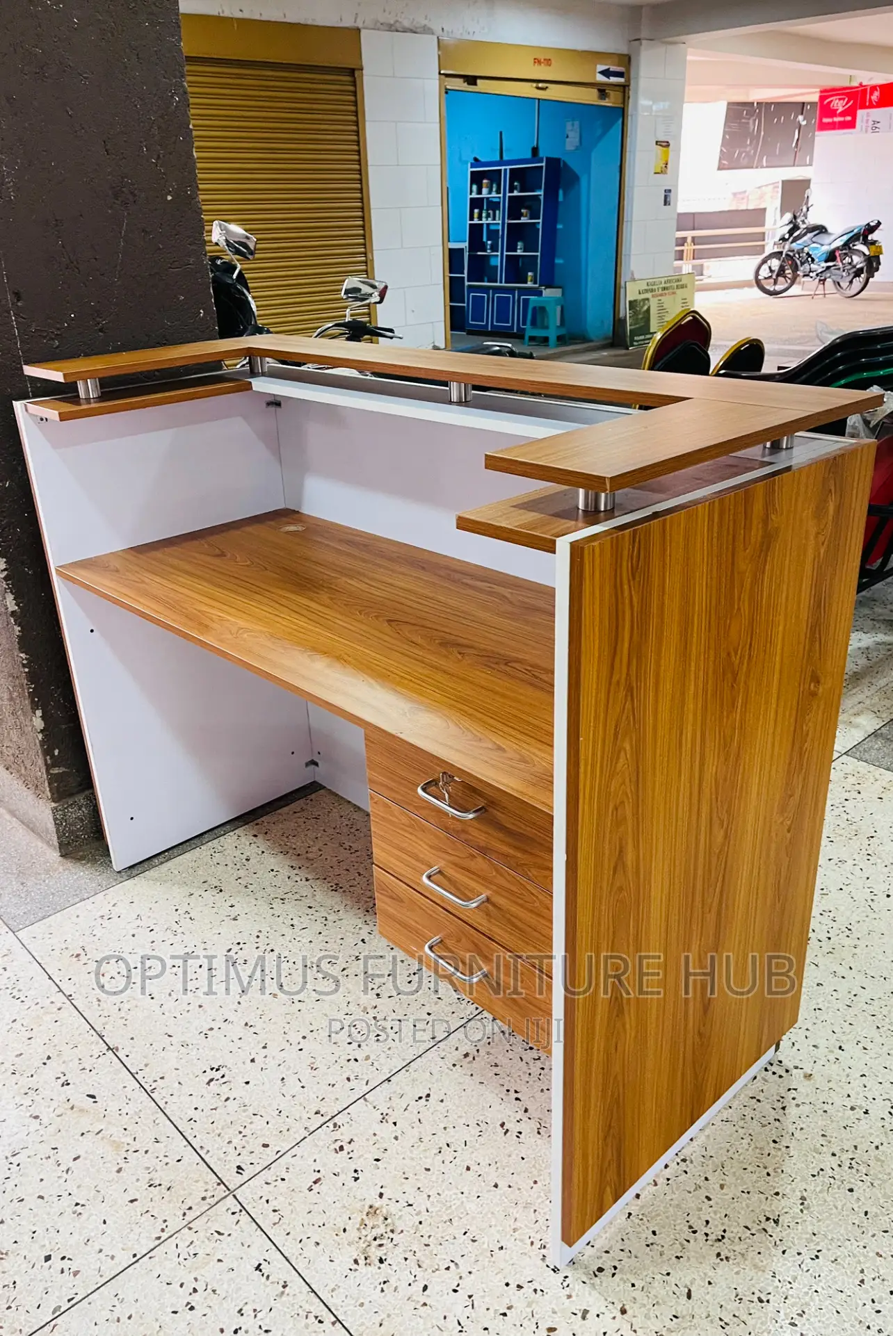 Reception Desk (1.4 Meters)