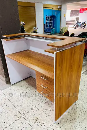Reception Desk (1.4 Meters)