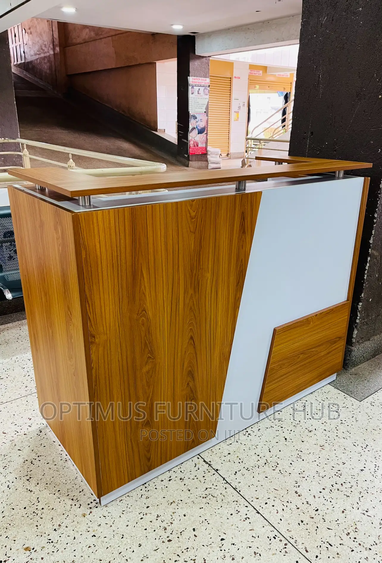 Reception Desk (1.4 Meters)