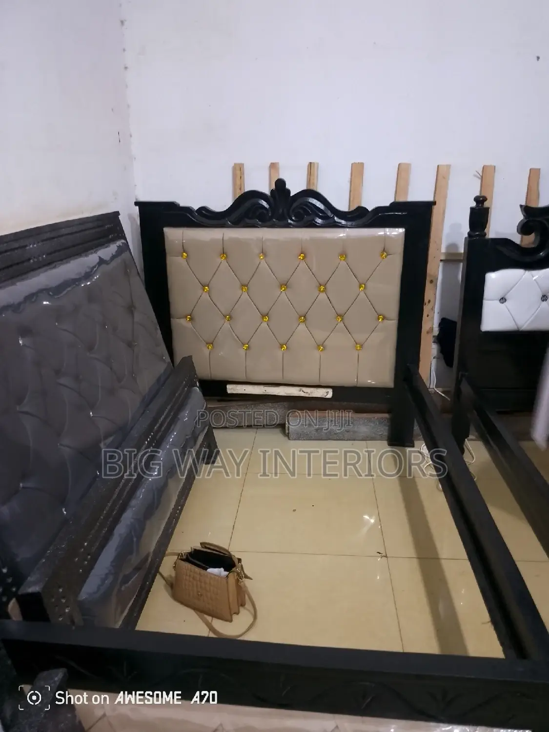 Cream Leather 4x6 Bed B2