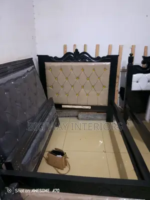 Cream Leather 4x6 Bed B2