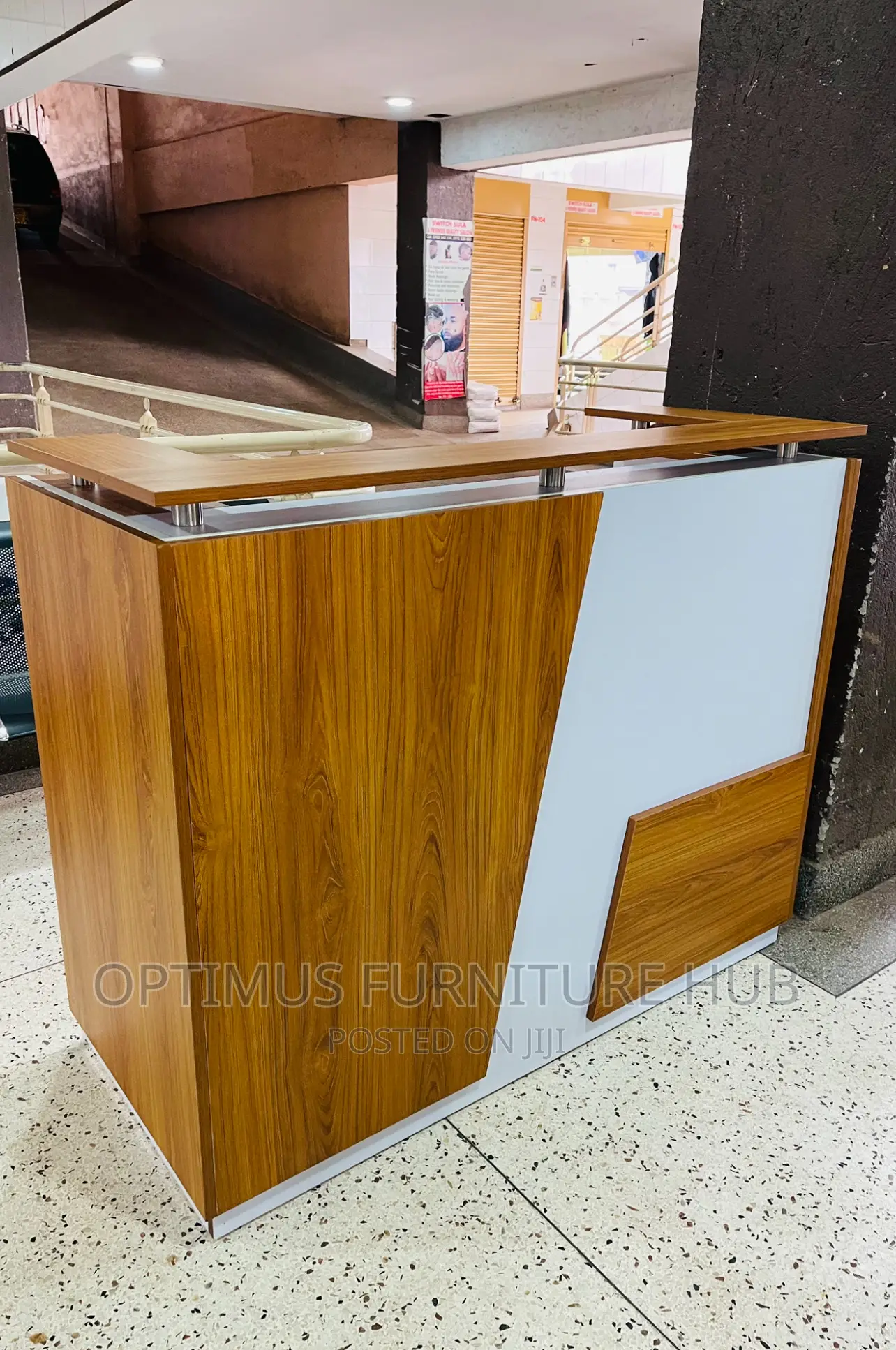 Reception Desk (1.6meters)