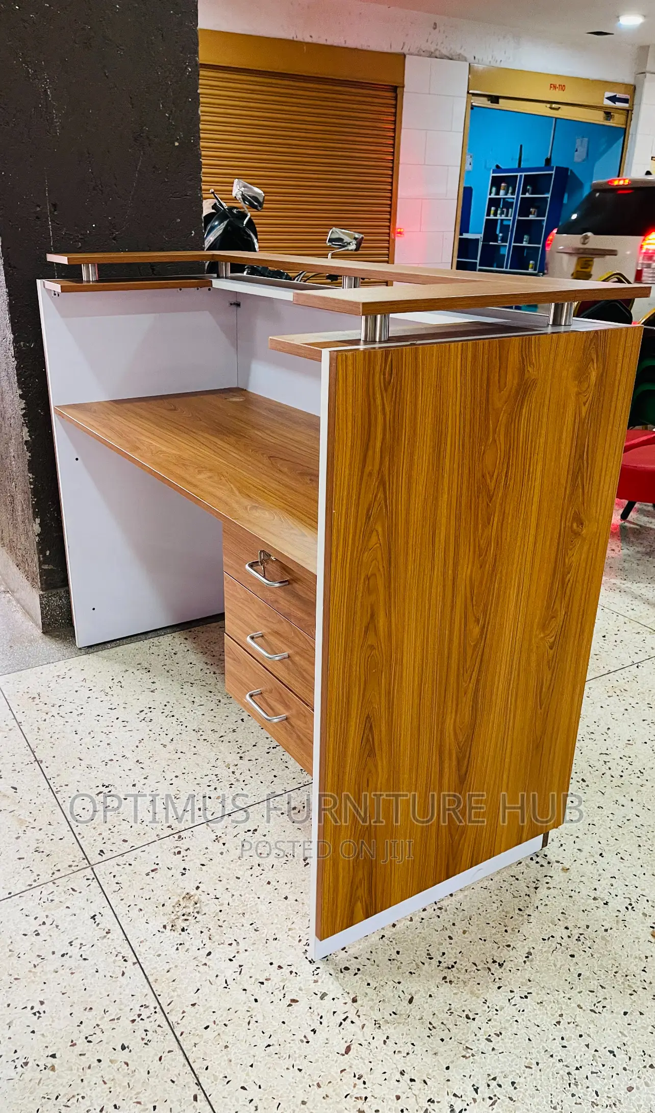 Reception Desk (1.6meters)