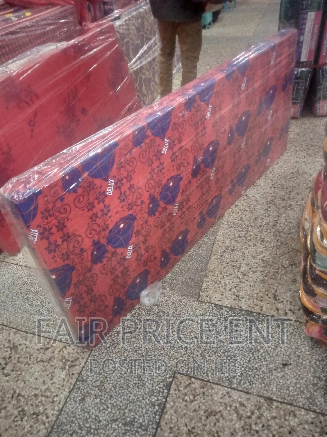Mattress.2.5x6x4inches.( Red)