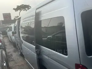 Toyota HiAce 2017 Silver