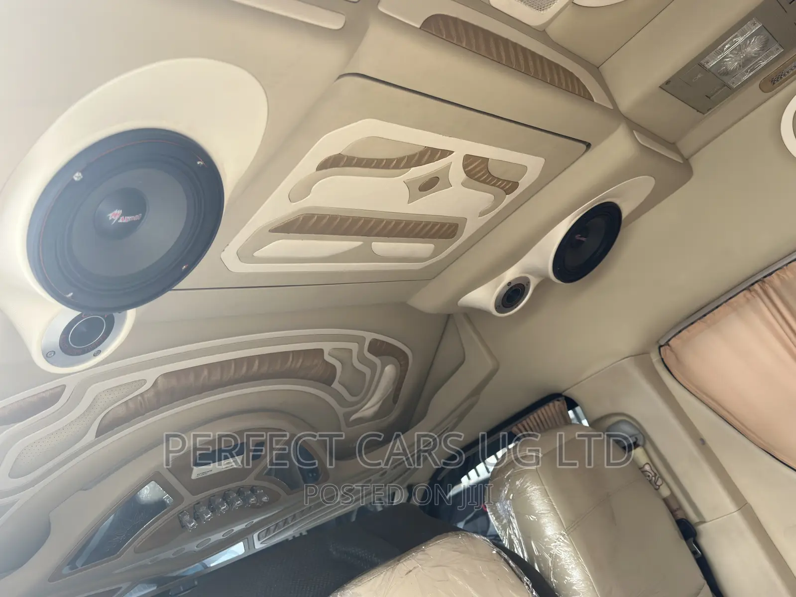 Toyota HiAce 2017 Silver