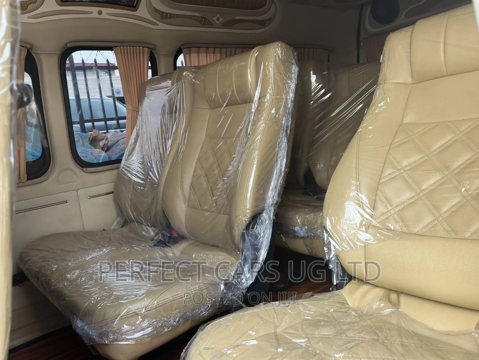 Toyota HiAce 2017 Silver