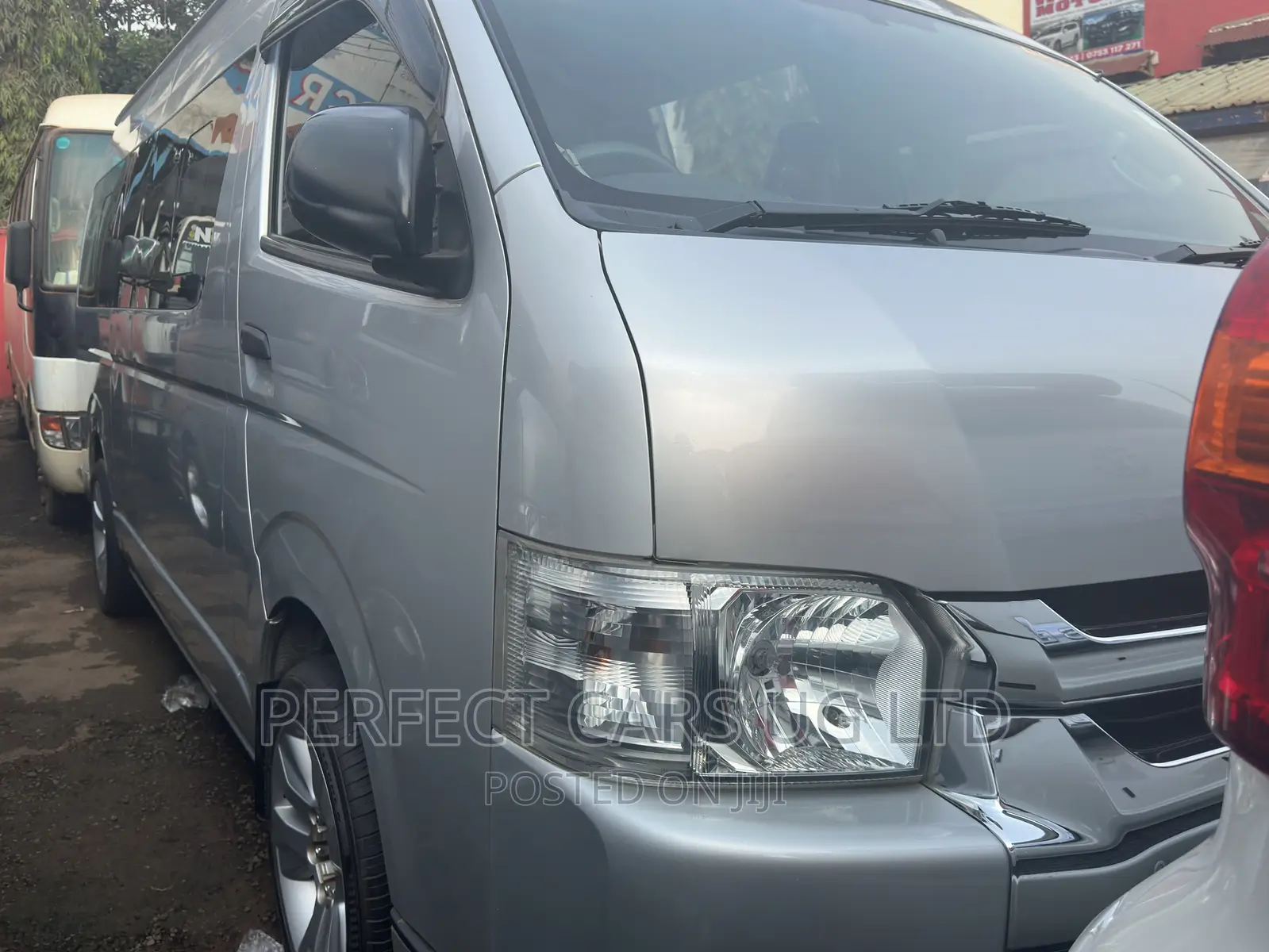 Toyota HiAce 2017 Silver