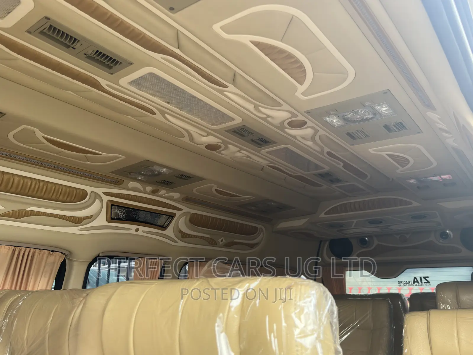 Toyota HiAce 2017 Silver