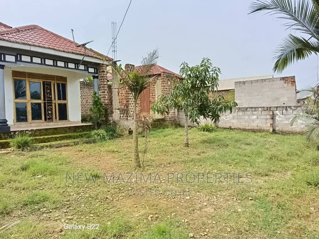 2bdrm House in Buloba, Division A for sale