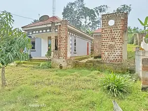 2bdrm House in Buloba, Division A for sale