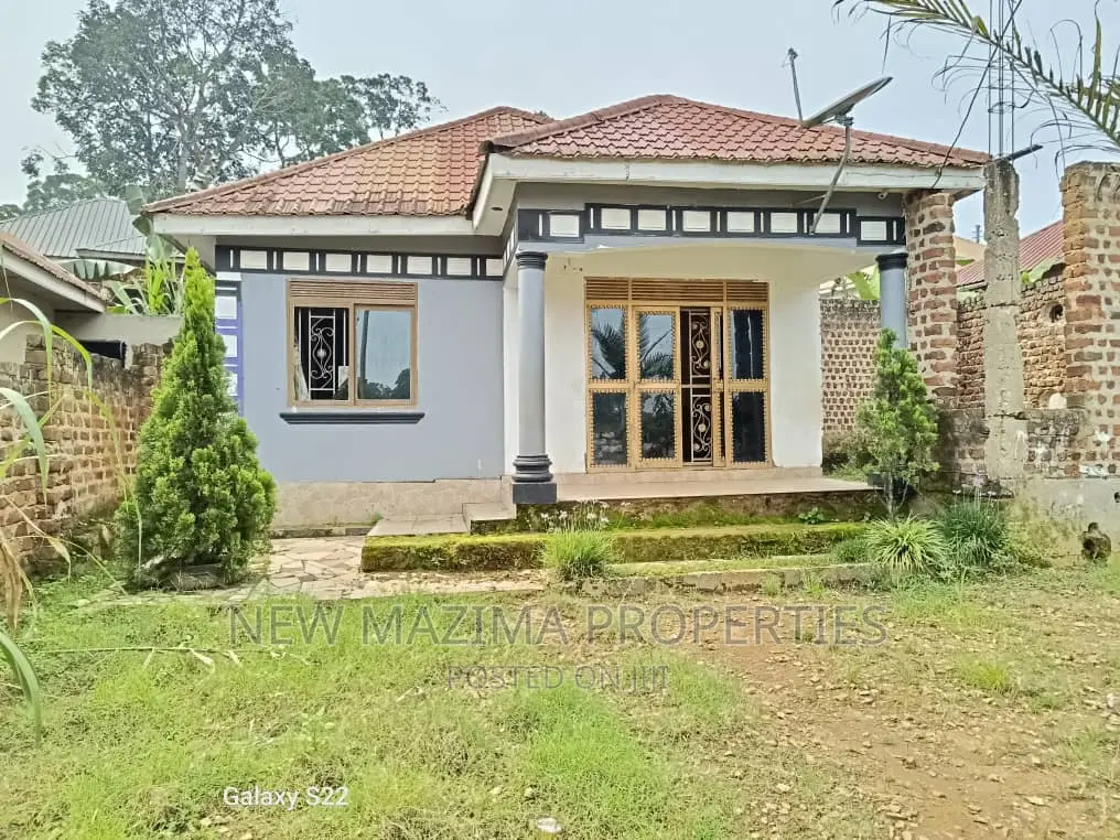 2bdrm House in Buloba, Division A for sale