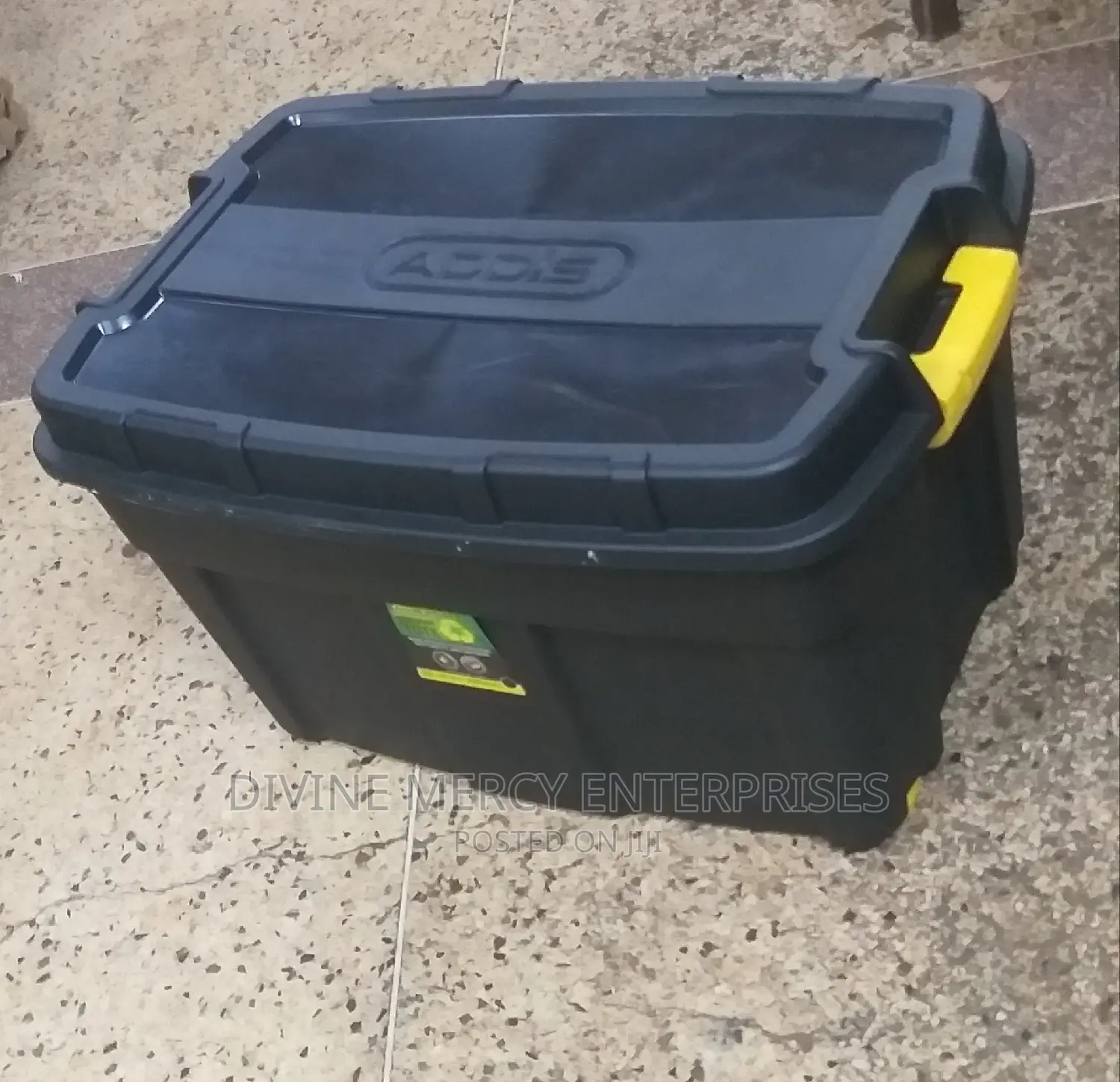 New Storage Box 110litres With Wheels