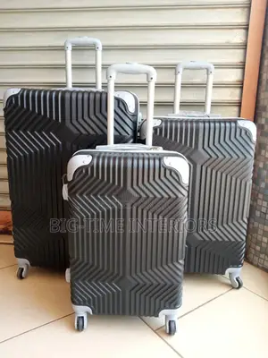 Black 3in1 Plastic Suitcase Set.