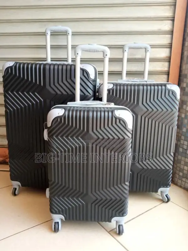Black 3in1 Plastic Suitcase Set.