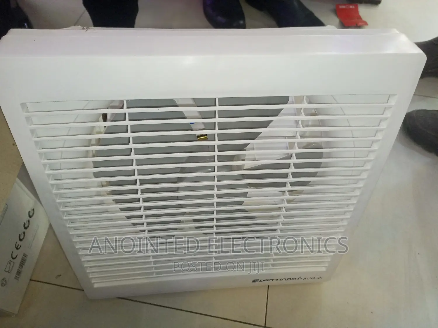 Exhausted Wall Fans 12"