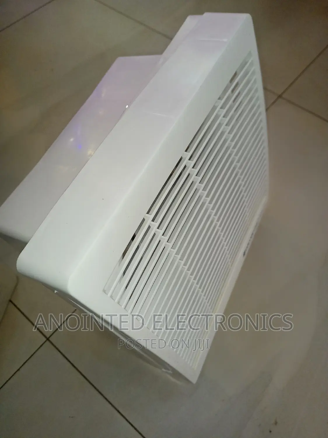Exhausted Wall Fans 12"