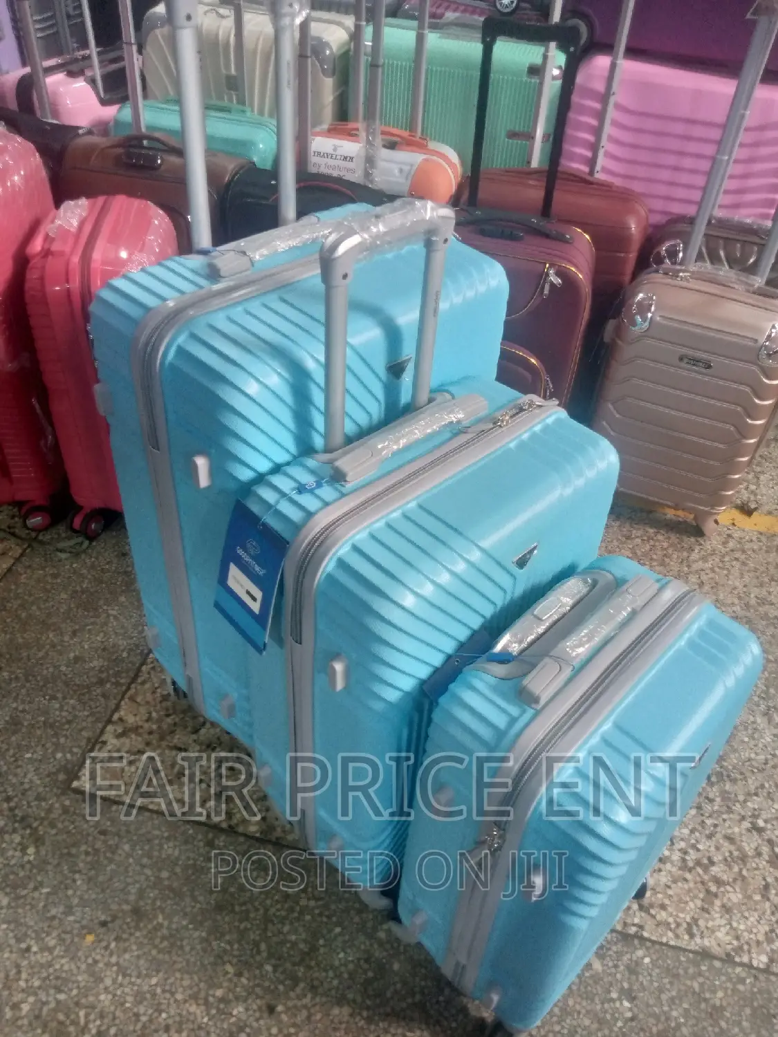 Full Set of 3 Original Plastic Suitcases.( Blue)