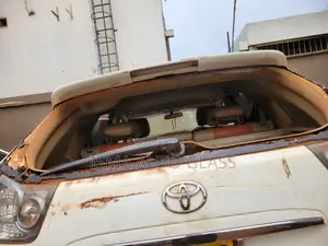 Windscreen and Boot Quality Glasses