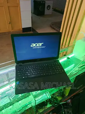 Laptop Acer Aspire ES1-512 4GB Intel Celeron HDD 350GB